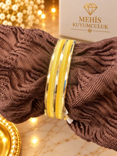 Çift Ritim Çizgileri 14 Ayar Kırmızı Altın Fantezi Kelepçe