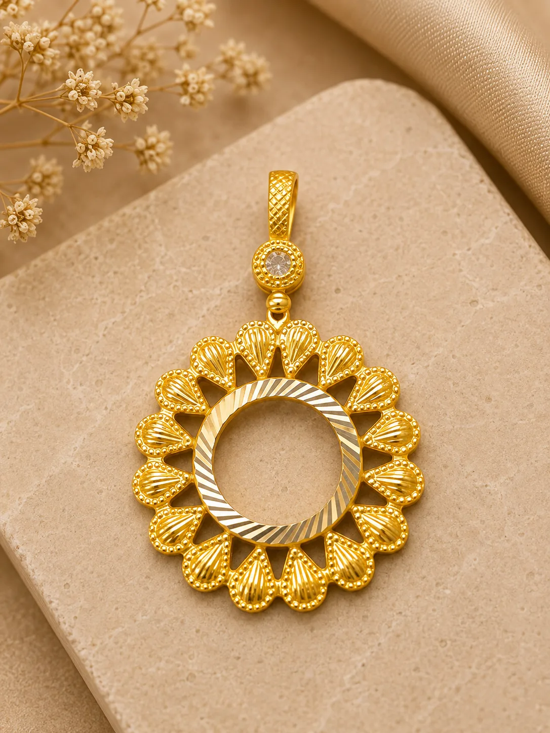 Güneş ve Yaprak 14 Ayar Kırmızı Altın Kolye Ucu